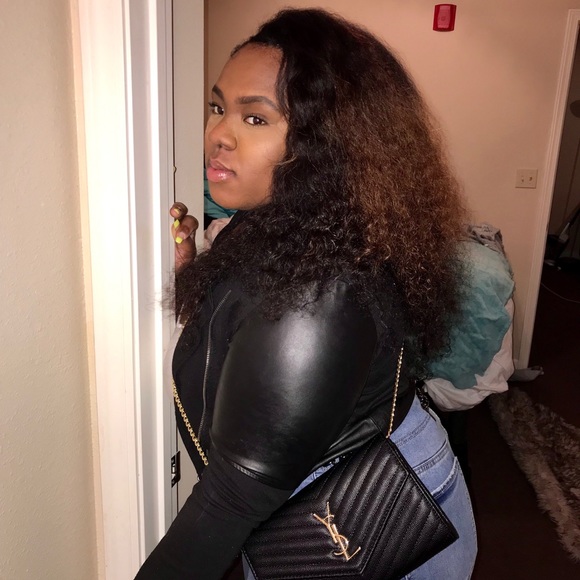 Meet your Posher, Derricka - Picture 1 of 1